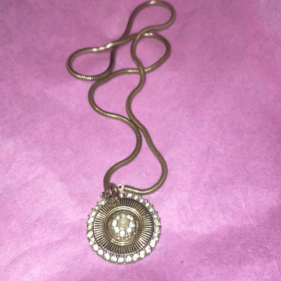 VINTAGE  SIGNED BOUCHER GOLD TONE ROUND CRYSTAL & PEARL PENDANT CHAIN NECKLACE - Picture 1 of 6